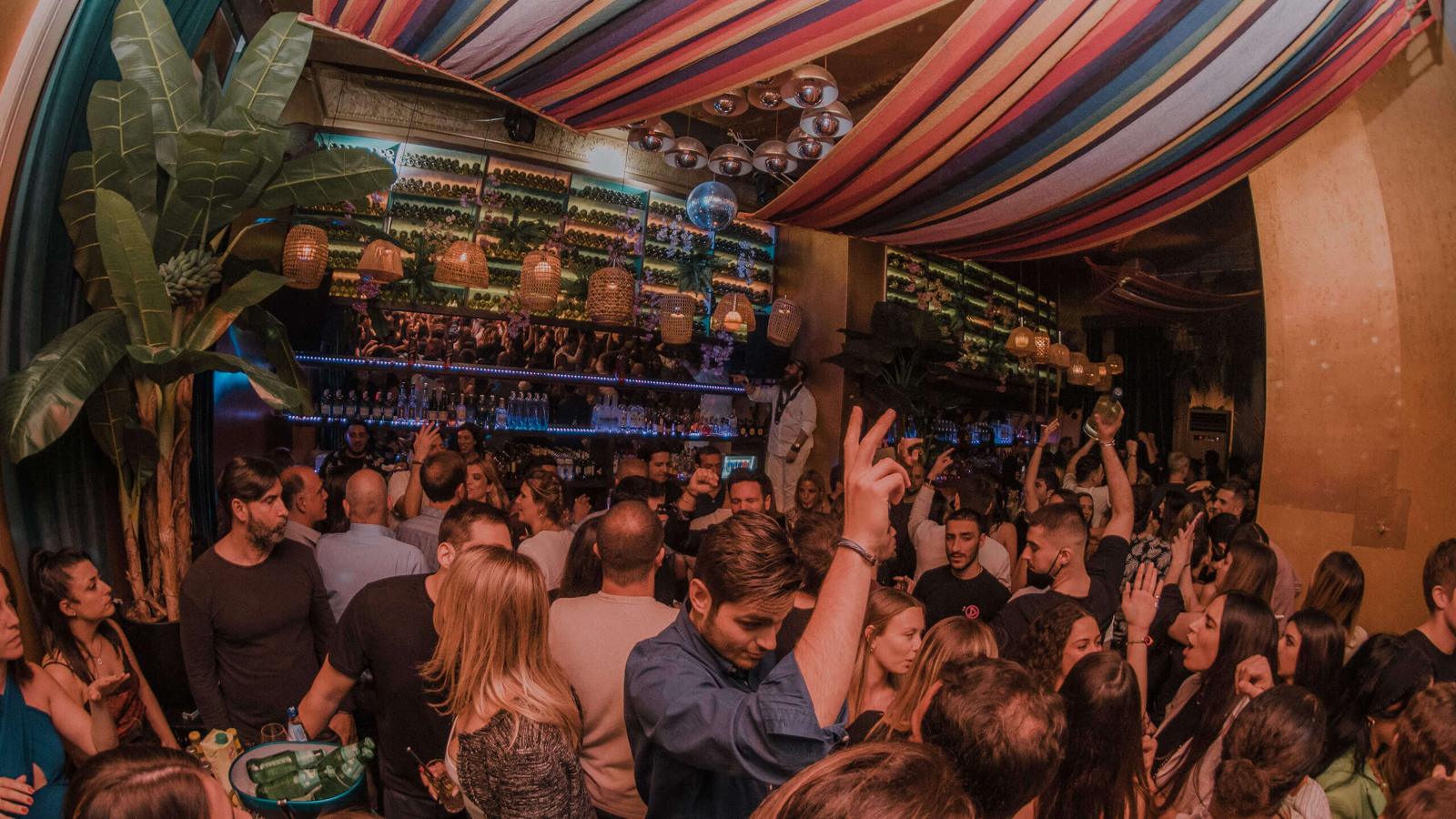 Бар партито в Balthazar